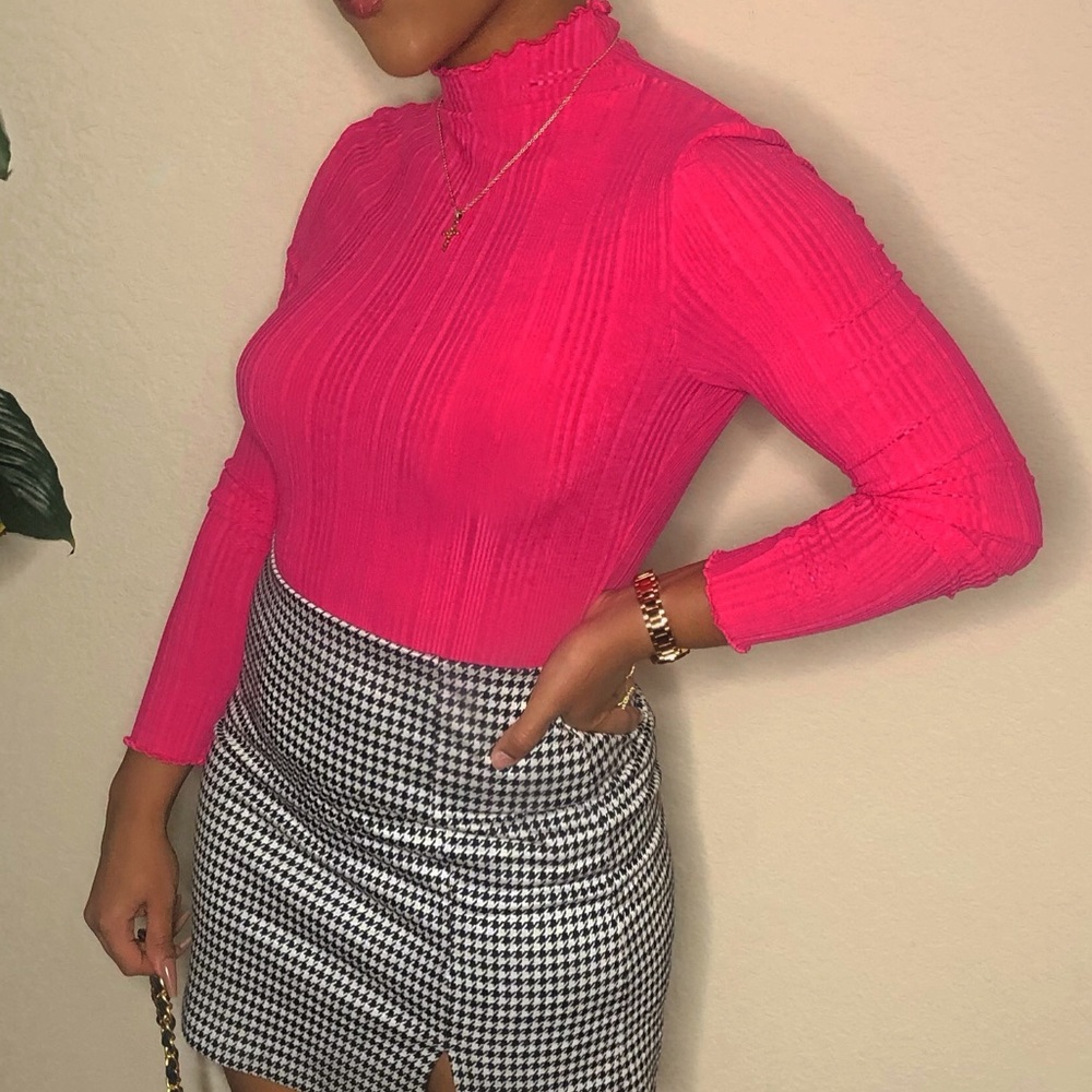 💕H&M Hot Pink Mesh Top💕